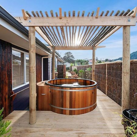 The Purple House - Ohakune Home With Spa Pool Экстерьер фото